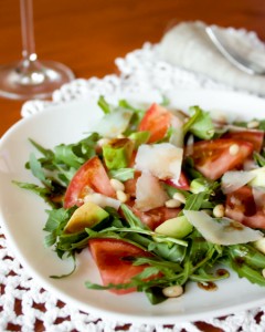 rukkola-parmezan-tomato-salad