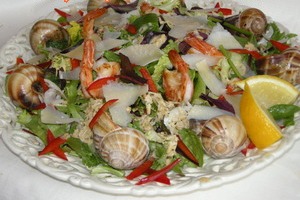salat-s-ulitkami-i-krevetkami